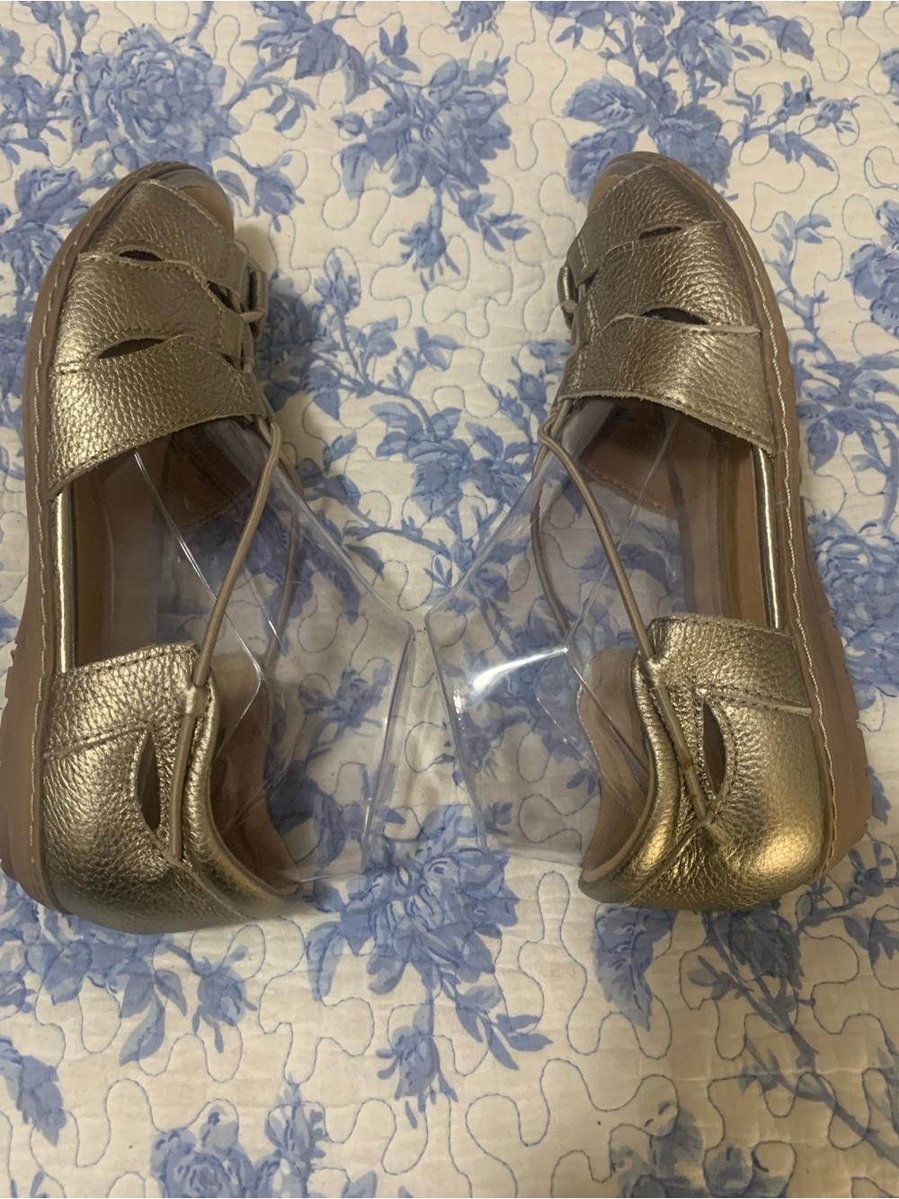 Earth Metallic Gold Leather Women's Sandals - Picture 6 of 6